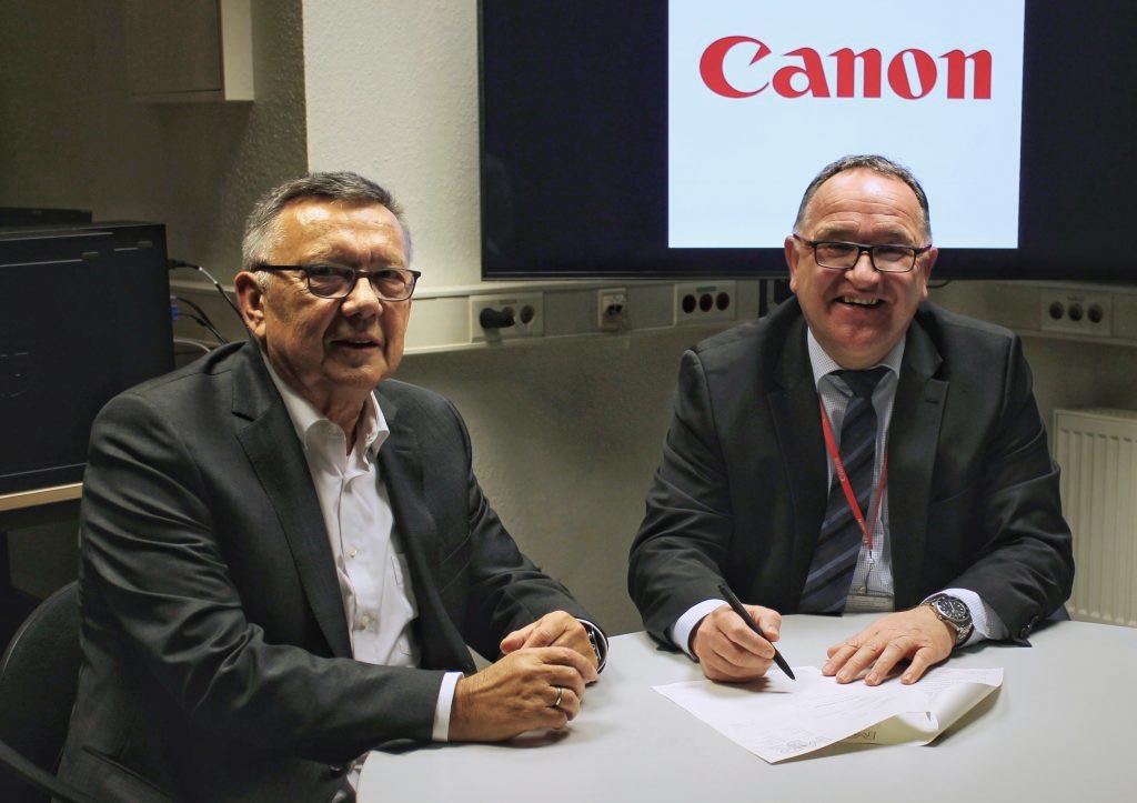 Erfolgreicher Vertragsabschluss Canon