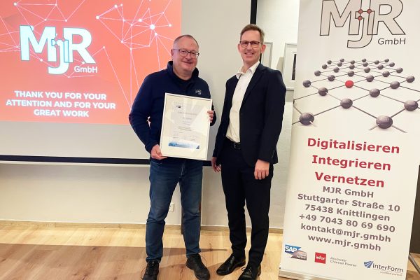 Uebergabe Urkunde IHK MJR